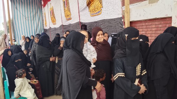 النساء يتصدرن المشهد في سوهاج.. حضور لافت يقود اليوم الأول من انتخابات مجلس النواب