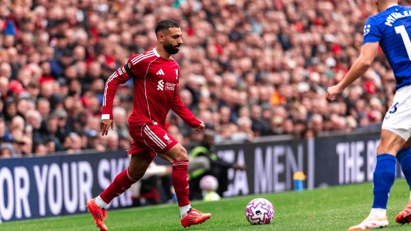 مدرب ليفربول يكشف سبب جلوس محمد صلاح على مقاعد البدلاء أمام ليدز