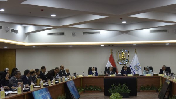 محافظ بورسعيد يشيد بتنفيذ الجامعة للمبادرة الرئاسية لرفع اللياقة البدنية لطلاب الجامعات