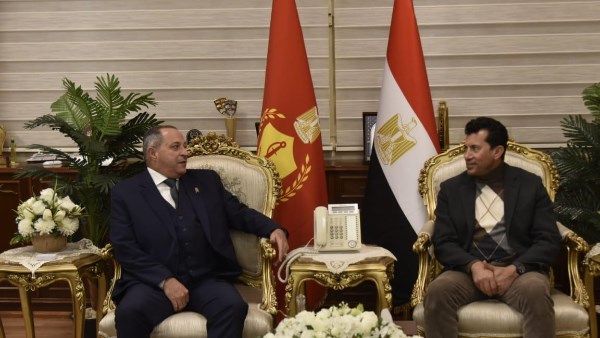 أشرف صبحي يقدّم التعازي لأسرة السبّاح الراحل.. ويتفقد استاد النادي المصري الجديد في بورسعيد |صور