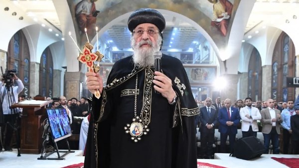 البابا تواضروس يتأمل: “التأجيل ليس رفضاً”.. 9 أوجه لاستجابة الله للصلوات| صور