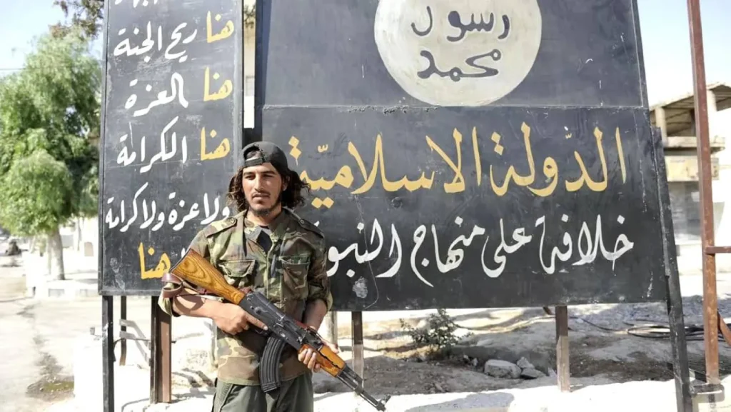 داعش يتبنى هجوما أسفر عن مقتل 4 عناصر أمن سوريين في إدلب