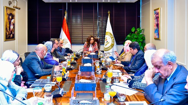 وزيرة البيئة تبحث المعاهدة العالمية للحد من التلوث البلاستيكي