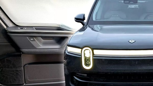 سائق يكشف عيبًا خطيرًا في سيارات ريفيان بعد فشل فتح باب الطوارئ