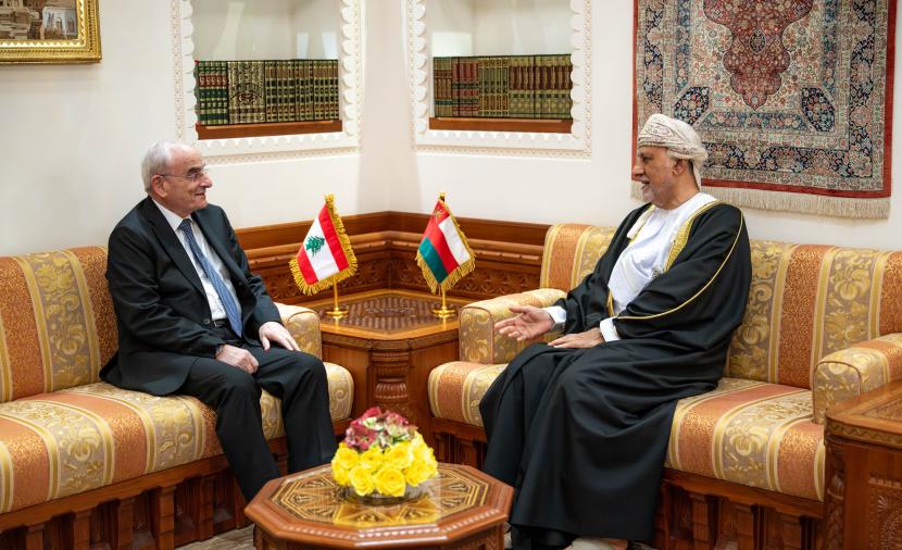 السيد شهاب يستعرض التعاون العسكري بين عُمان ولبنان