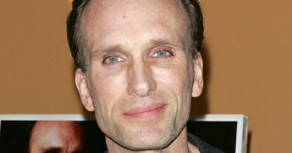 العثور على الممثل الأميركي بيتر جرين متوفياً داخل شقته