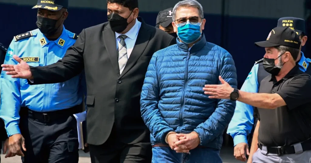 إطلاق سراح رئيس هندوراس السابق من سجن أميركي بعد عفو من ترمب