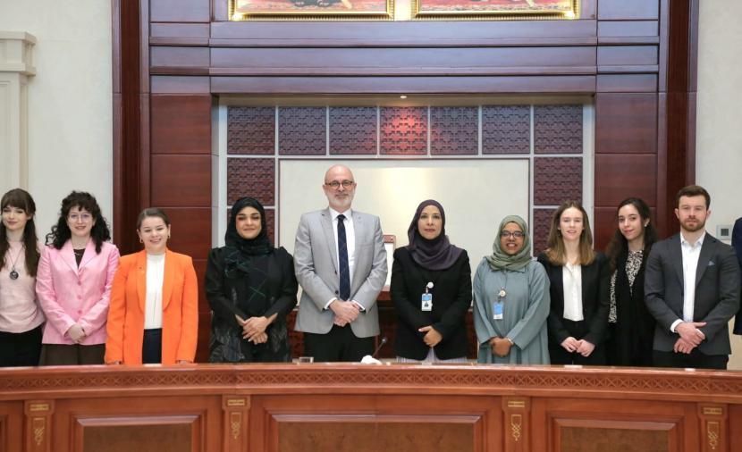 الشيبانية تلتقي وفدا من جمعية أكسفورد الدبلوماسية