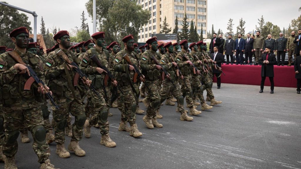 تبحث الرد.. هتاف الجيش السوري لـ”غزة” يزعج إسرائيل