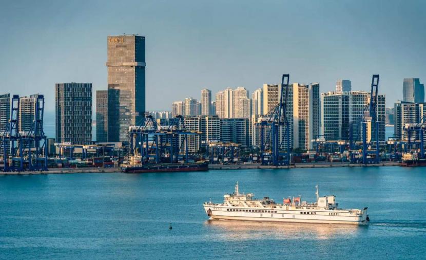 رسميًا.. “ميناء هاينان” الصيني يطلق العمليات الجمركية الخاصة