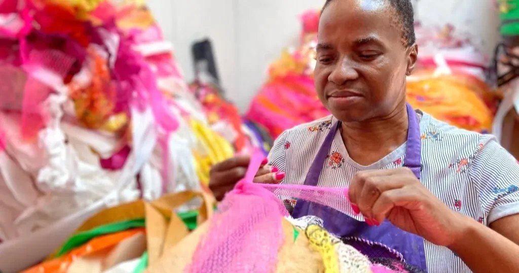 ننينا كالو المصابة بالتوحد تفوز بجائزة “تيرنر” البريطانية