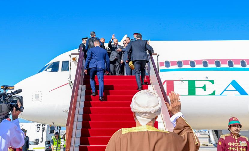 الرئيس اللبناني يغادر مسقط.. وبيان عُماني–لبناني مشترك يؤكد تعزيز التعاون الثنائي