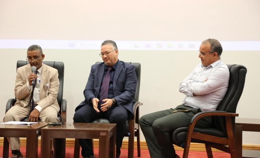 جامعة ظفار تحتفي بـ”اليوم العالمي للغة العربية”