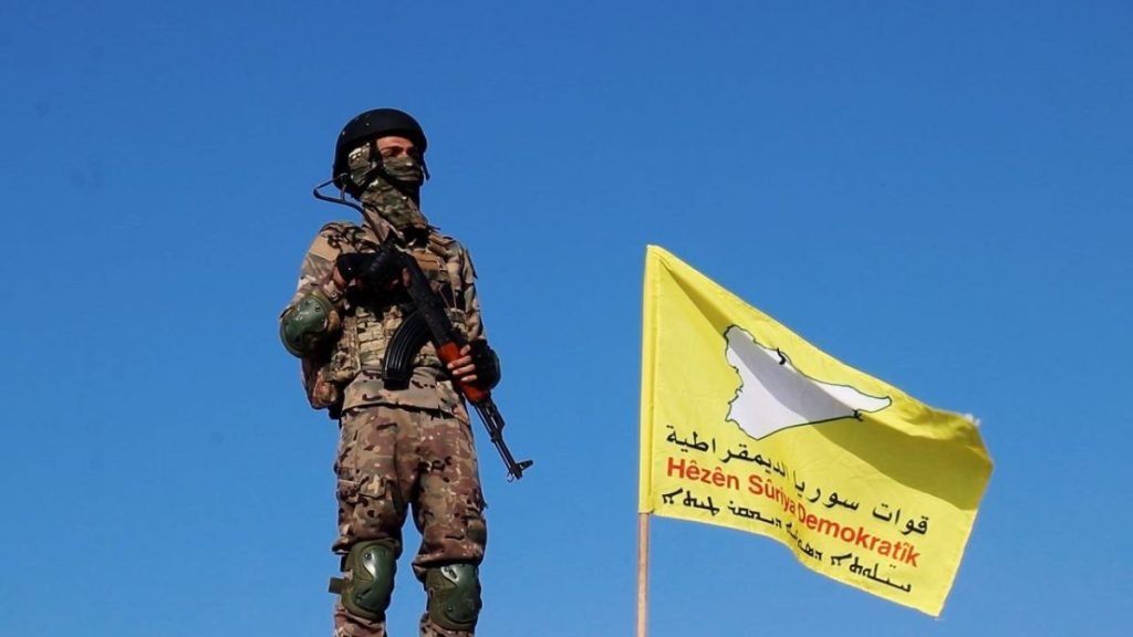 “قسد” تعتقل 20 شخصًا في دير الزور