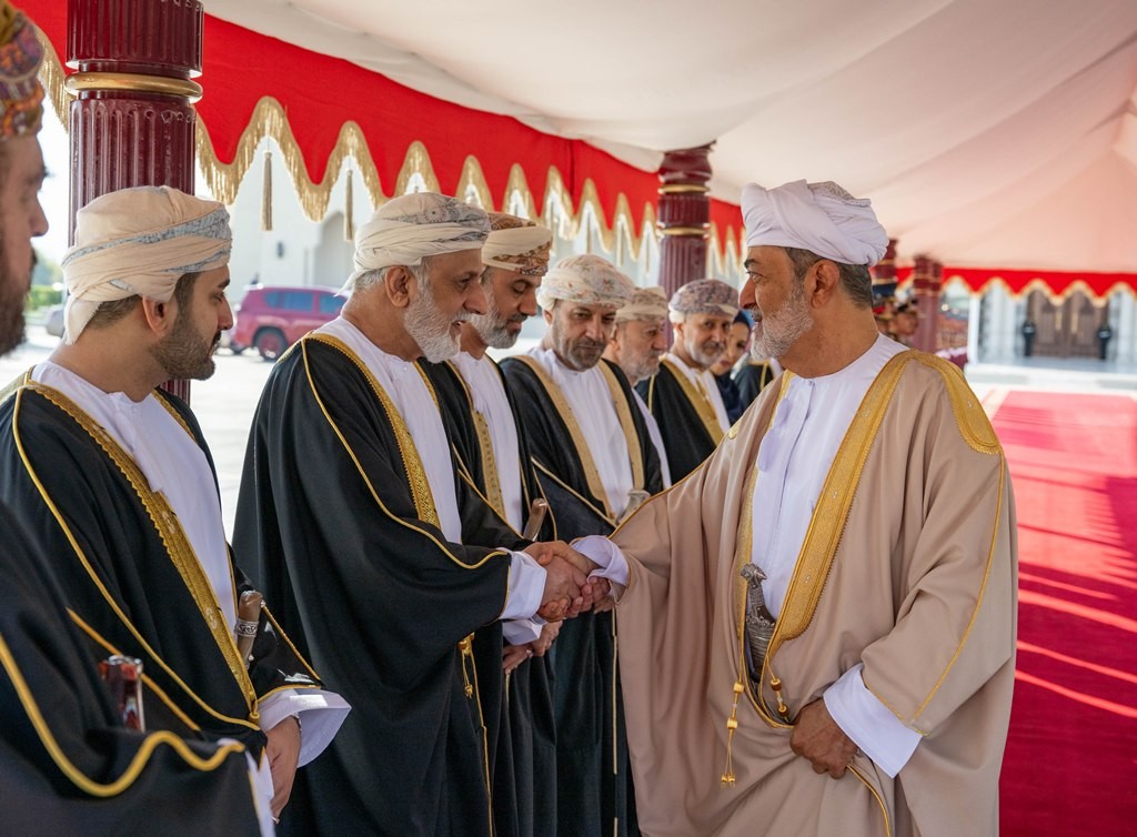 جلالة السلطان مغادرة الى القمة الخليجية بالبحرين (16).jpg