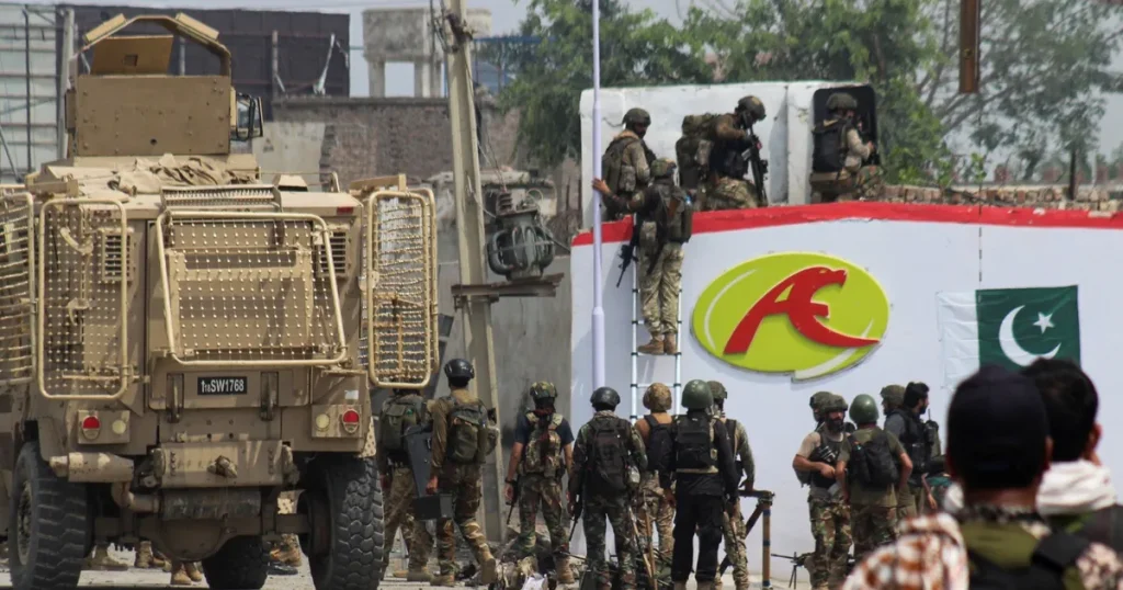 هجوم مسلح قرب حدود أفغانستان يودي بحياة 6 جنود باكستانيين