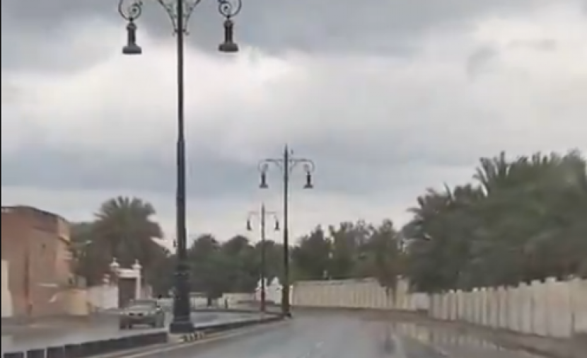 بالفيديو.. أمطار غزيرة على مسندم وتأثيرات “أخدود الخزام” مستمرة