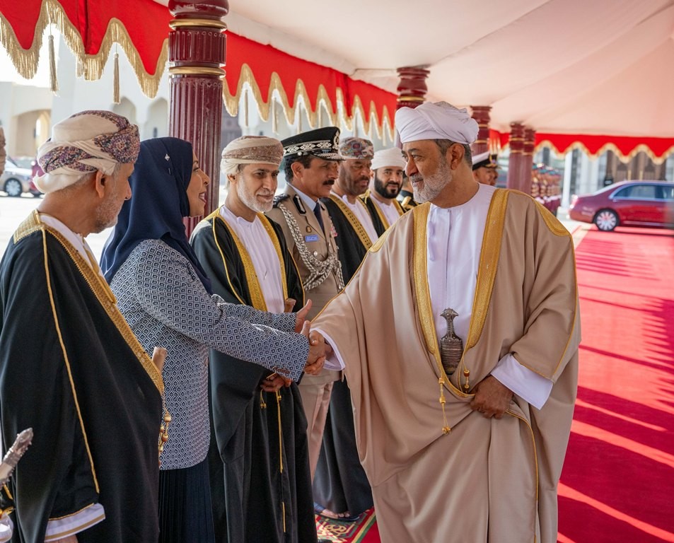 جلالة السلطان مغادرة الى القمة الخليجية بالبحرين (11).jpg