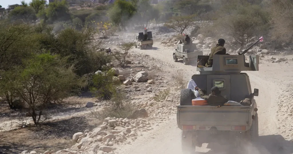 رئيس مجلس القيادة اليمني يدعو قوات الإمارات للخروج 24 ساعة