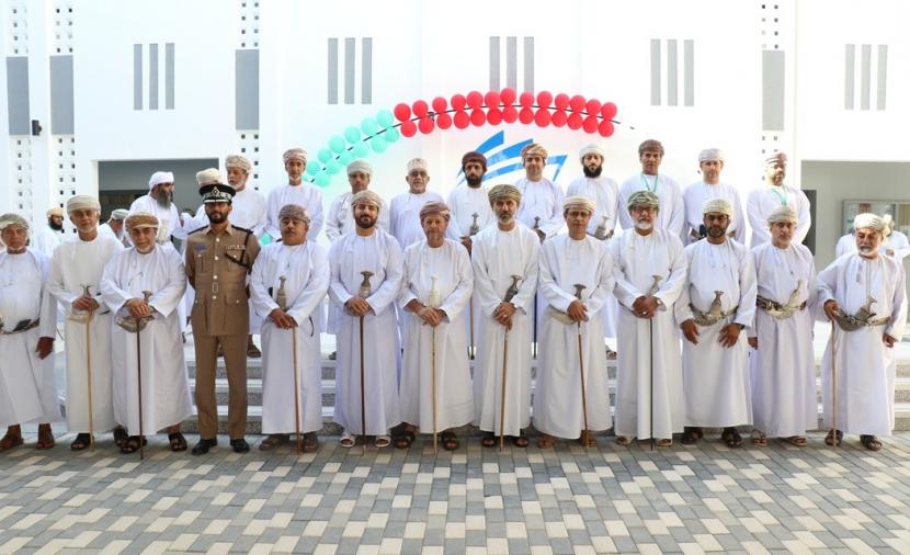 بتكلفة 1.7 مليون ريال.. افتتاح مدرسة الشيخ جاعد بن خميس الخروصي بجنوب الباطنة