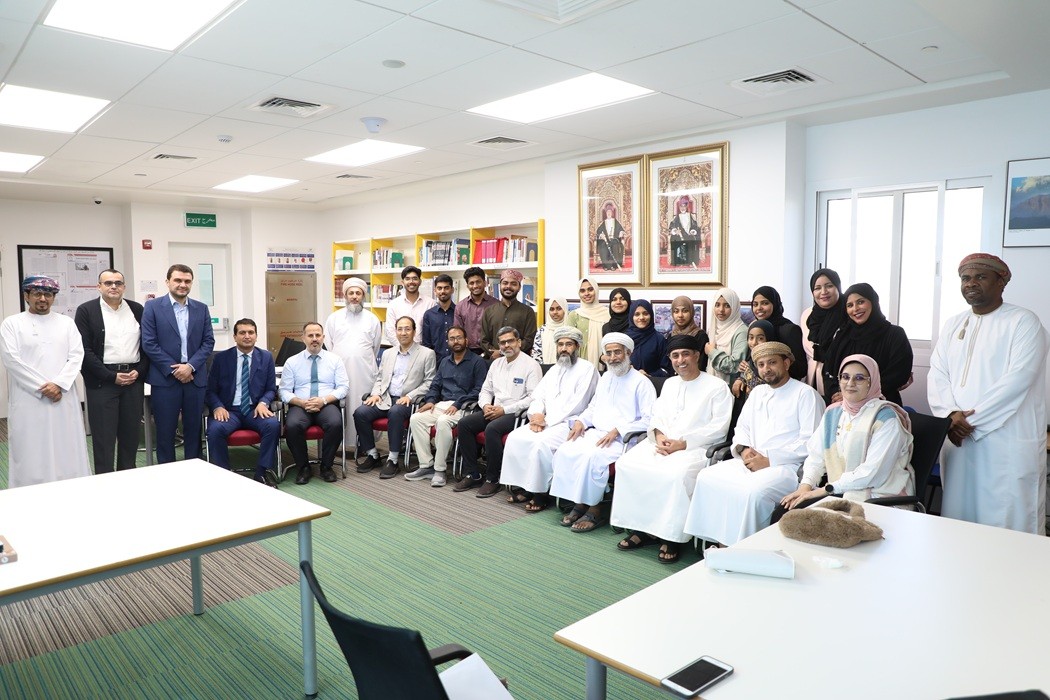 زيارة وفد من كلية فاروق 1.JPG