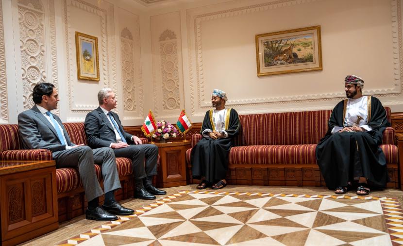 بدر بن حمد يستعرض مع يوسف رجي استكشاف مزيد من فرص التعاون