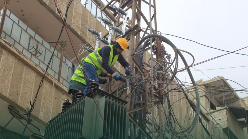 سكان ريف دمشق يشتكون سرقة الكوابل الكهربائية