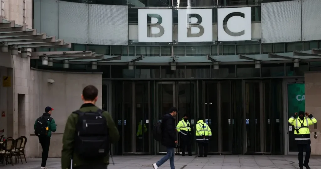 BBC تتعهد بالطعن على دعوى ترمب أمام القضاء