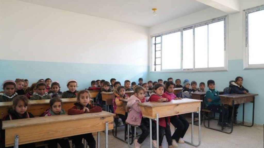 “التربية” توضح تفاصيل بشأن منهاج المنقطعين عن التعليم