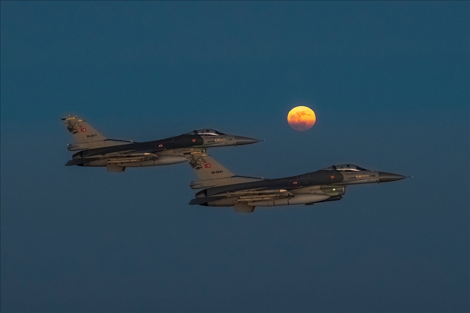 تركيا تسقط مسيّرة فوق أجوائها بالبحر الأسود ووزارة الدفاع توضحّ التفاصيل