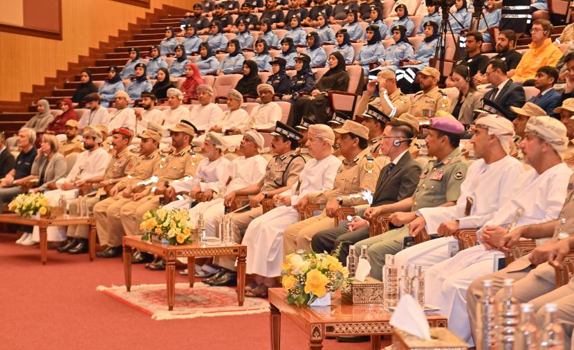 فريق البحث والإنقاذ بـ”الدفاع المدني” يحصل على الشارة الدولية