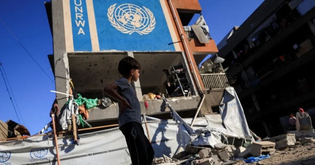 مصدران: أميركا تدرس فرض عقوبات متعلقة بالإرهاب على الأونروا