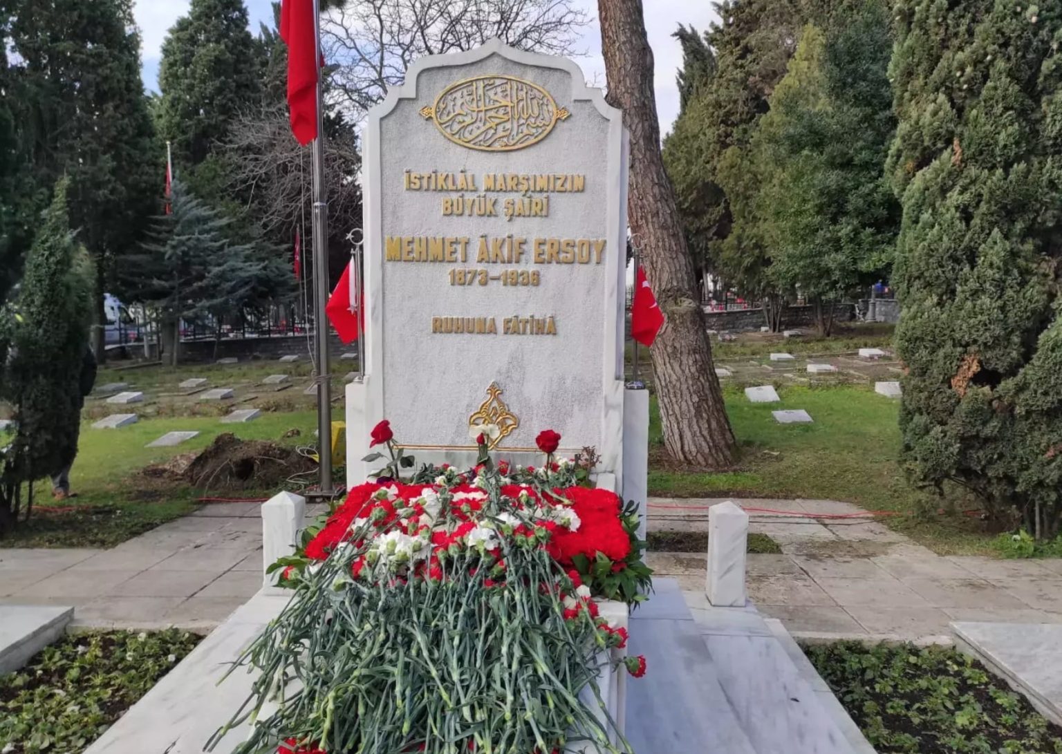 محمد عاكف… حين يصبح الشاعر حارس الذاكرة والهوية