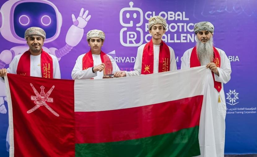 طلابنا يحققون إنجازا دوليا في التحدي العالمي للروبوتات بالرياض