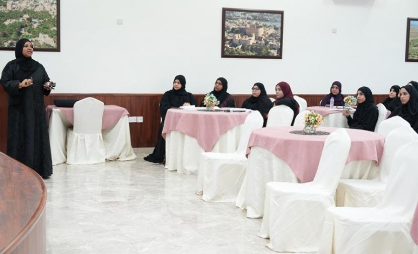 محافظة الداخلية تدشن مبادرة “إثراء” لتنمية مهارات البحث المؤسسي