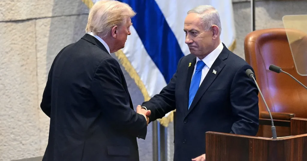 إسرائيل تعد “ملفاً استخباراتياً” عن إيران لتقديمه إلى ترمب