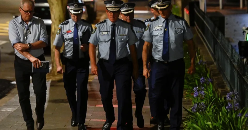 “أب وابنه”.. أستراليا تكشف هوية المتهمين في تنفيذ هجوم سيدني