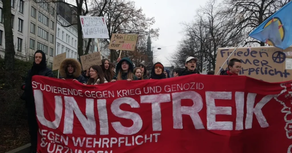 احتجاجات طلابية في ألمانيا على قانون الخدمة العسكرية الجديد