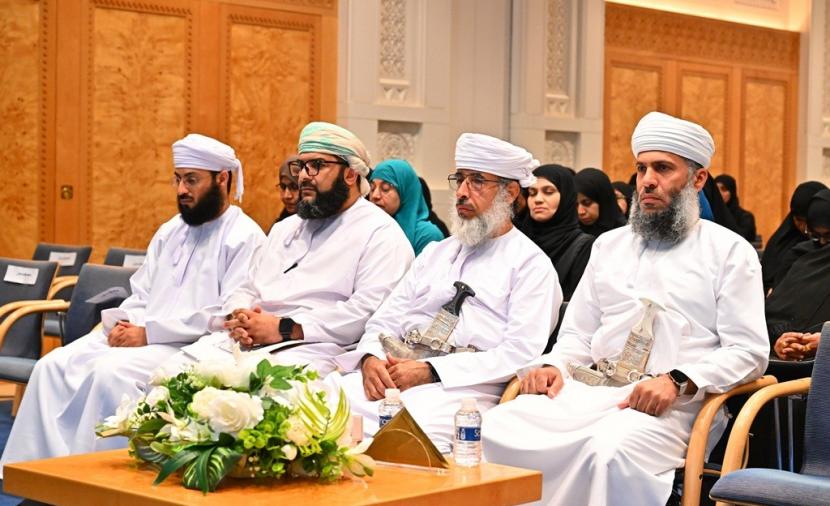 “الأوقاف” تنظم “الملتقى القرآني الأول” بجامع السلطان قابوس الأكبر