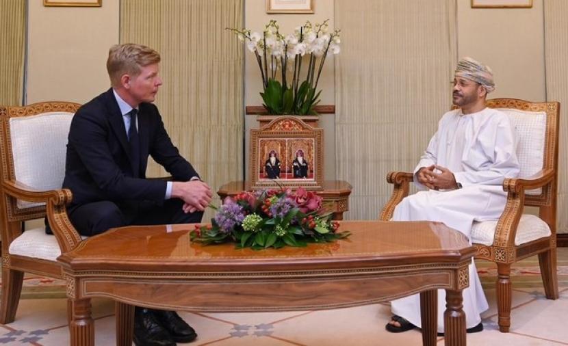 بوساطة عُمانية.. تفاصيل الإفراج عن 2900 محتجز ضمن اتفاق تبادل الأسرى في اليمن