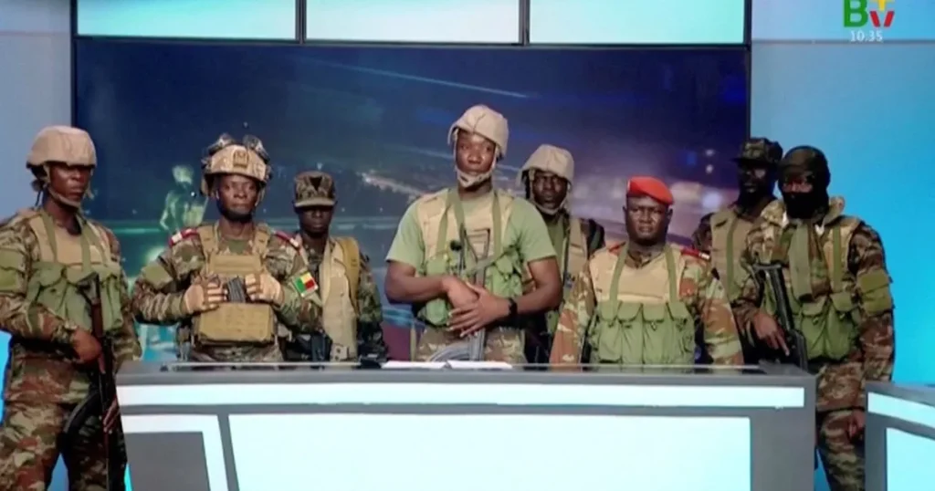 حكومة بنين تعلن إحباط محاولة انقلاب عسكري: الوضع تحت السيطرة