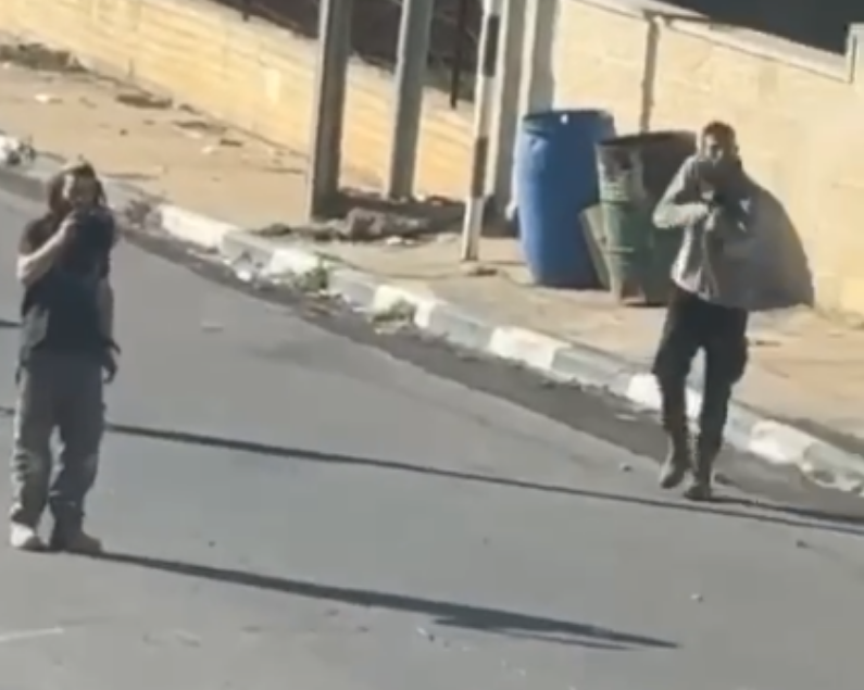 إصابة شاب بجروح في هجوم مستعمرين على دير جرير شرق رام الله