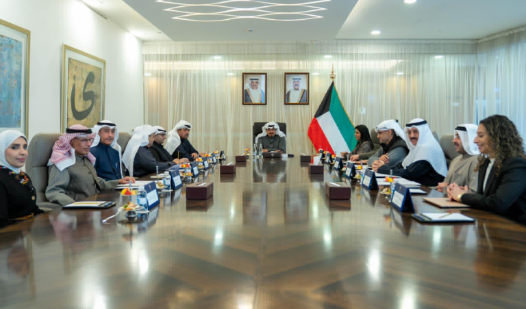 رئيس الوزراء: تسريع وتيرة إنجاز المشاريع التنموية