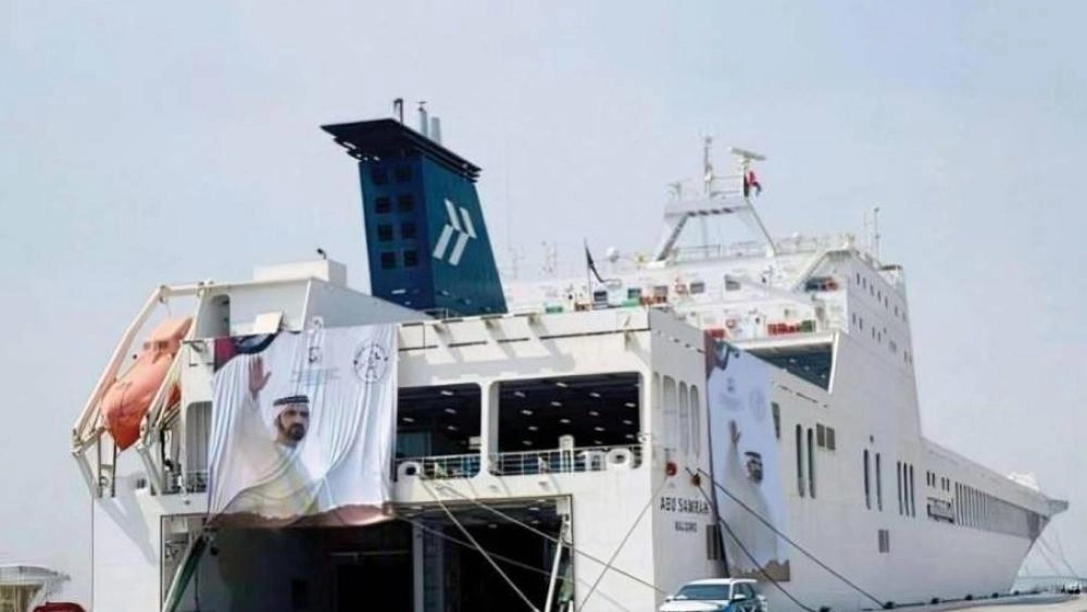 وصول حمولة سفينة محمد بن راشد إلى قطاع غزة وبدء توزيعها على السكان