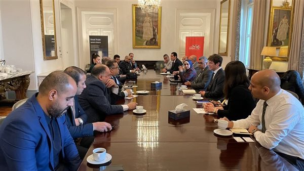 «الصحة» تبحث مع سفارة بريطانيا التوسع في ملف الاستثمار الصحي