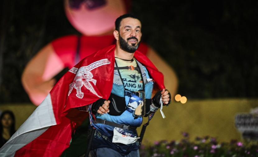 العداء سعيد الكلباني يكشف تفاصيل التأهل لنهائي سباق “شامونيه” العالمي بفرنسا