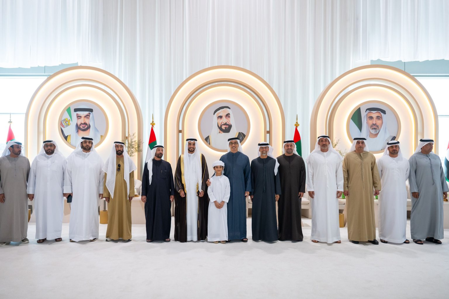 منصور بن زايد يحضر أفراح المزروعي