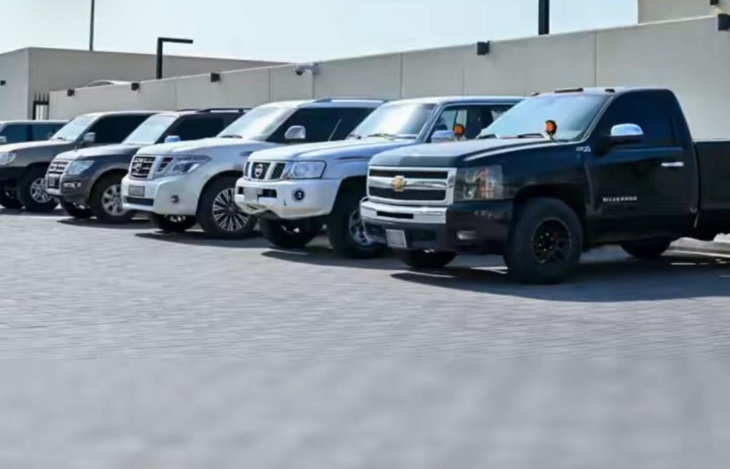 شرطة الشارقة تضبط 8 مركبات قام سائقوها باستعراضات متهورة أثناء سقوط الأمطار