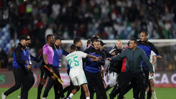 قرار خطير من الكاف يخص أحداث ربع نهائي كأس أمم إفريقيا
