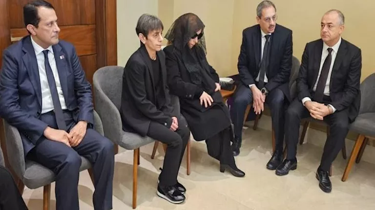 الحزن يخيم على فيروز في جنازة ابنها هلي داخل كنيسة رقاد السيدة – المحي